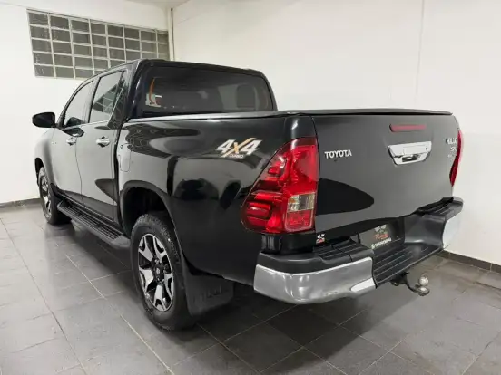 TOYOTA-HILUX-2.8 SRX 4X4 CD 16V DIESEL 4P AUTOMÁTICO TOYOTA-HILUX-2018