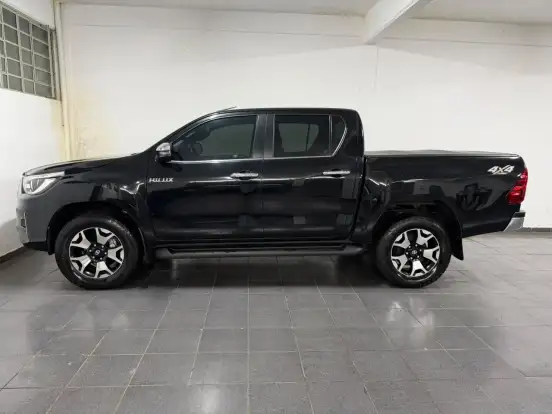 TOYOTA-HILUX-2018