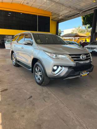 TOYOTA-HILUX-2017