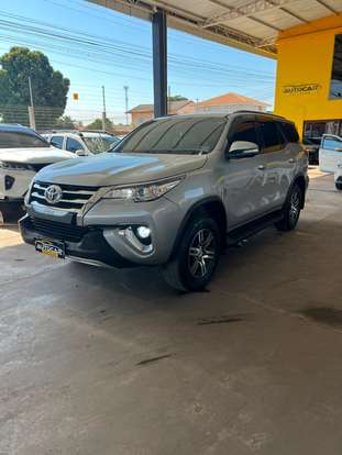 TOYOTA-HILUX-2017