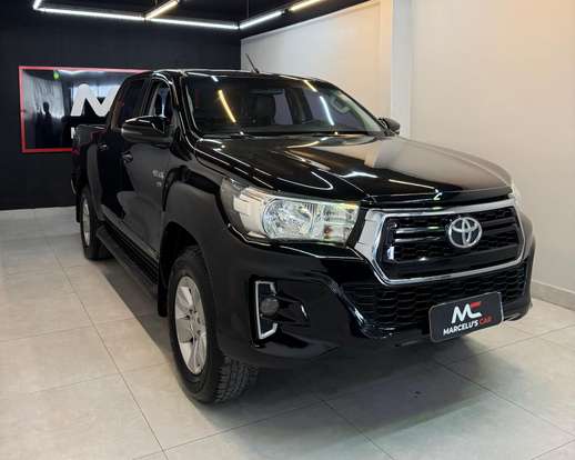 TOYOTA-HILUX-2018