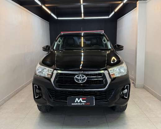 TOYOTA-HILUX-2018