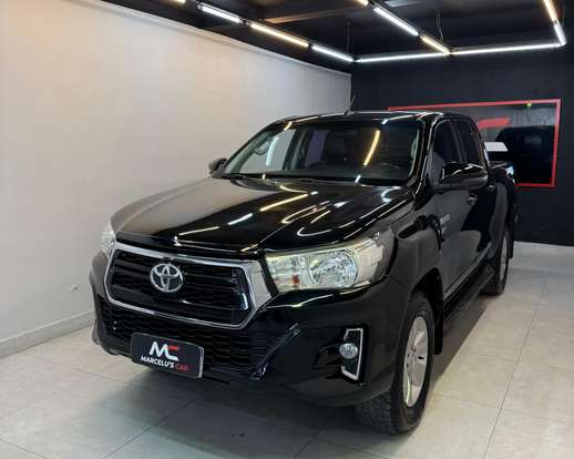 TOYOTA-HILUX-2018
