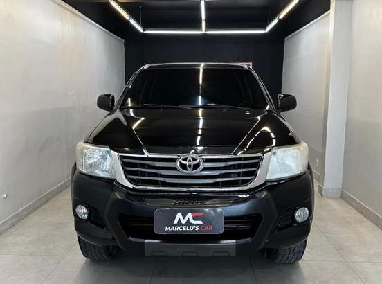 TOYOTA-HILUX-2012