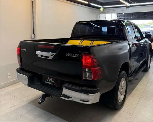 TOYOTA-HILUX-2018
