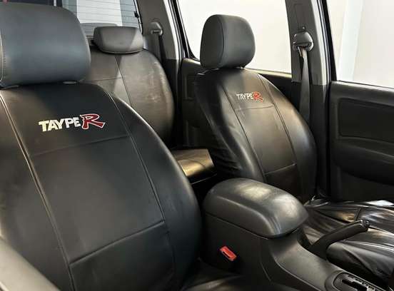 TOYOTA-HILUX-2012