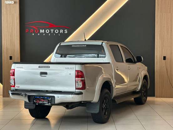 TOYOTA-HILUX-2.7 SR 4X2 CD 16V FLEX 4P AUTOMÁTICO TOYOTA-HILUX-2012