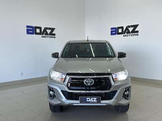 TOYOTA-HILUX-2019