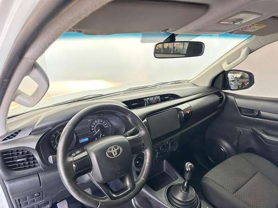 TOYOTA-HILUX-2019