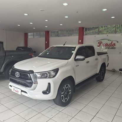 TOYOTA-HILUX-2022