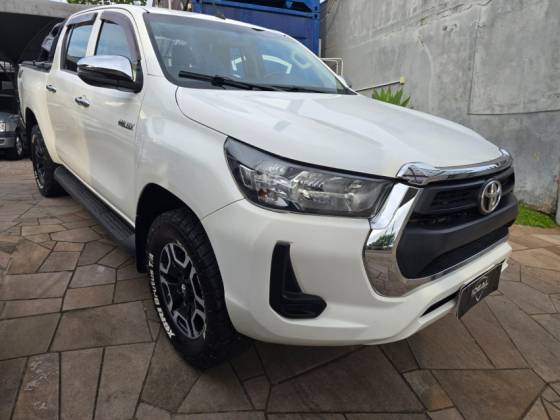 TOYOTA HILUX 2.8 D-4D TURBO DIESEL CD POWER PACK 4X4 MANUAL