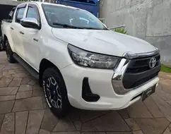 TOYOTA HILUX 2.8 D-4D TURBO DIESEL CD POWER PACK 4X4 MANUAL TOYOTA HILUX 2.8 D-4D TURBO DIESEL CD POWER PACK 4X4 MANUAL