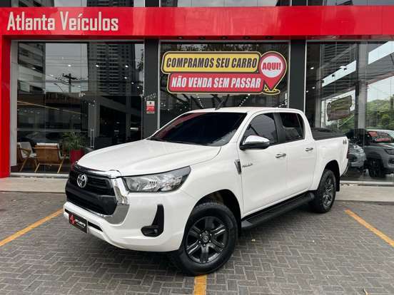 TOYOTA-HILUX-2.8 D-4D TURBO DIESEL CD SR 4X4 AUTOMÁTICO TOYOTA-HILUX-2024