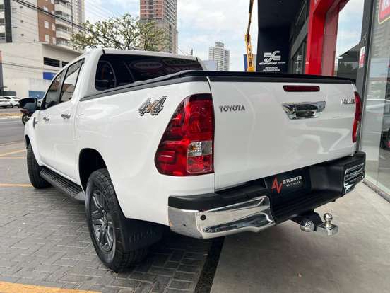 TOYOTA-HILUX-2.8 D-4D TURBO DIESEL CD SR 4X4 AUTOMÁTICO TOYOTA-HILUX-2024