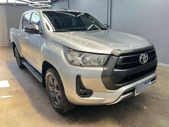 TOYOTA-HILUX-2023