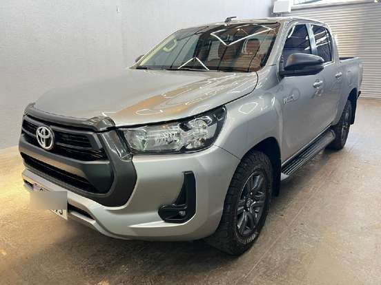TOYOTA-HILUX-2023