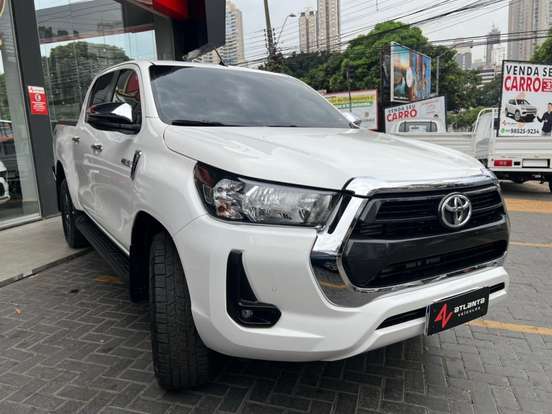 TOYOTA-HILUX-2024