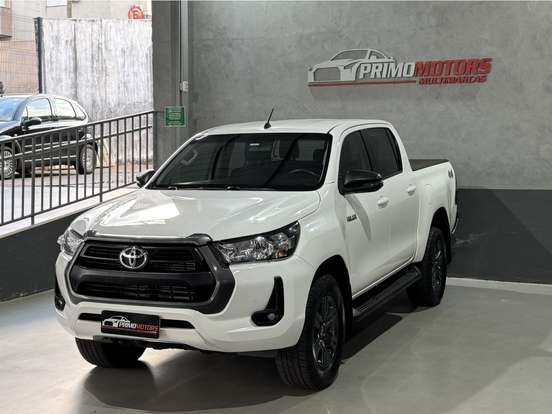 TOYOTA-HILUX-2.8 D-4D TURBO DIESEL CD SR 4X4 AUTOMÁTICO TOYOTA-HILUX-2022