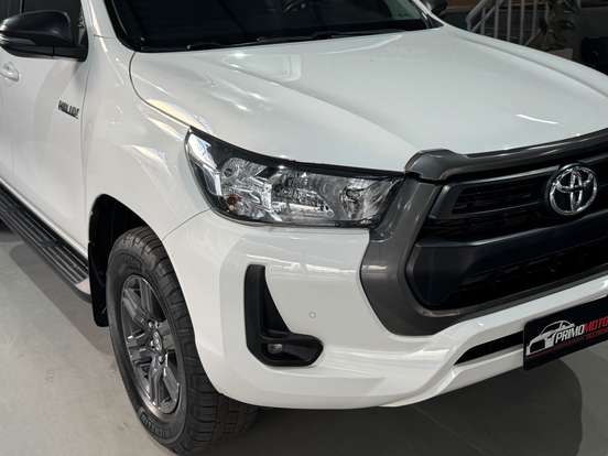TOYOTA-HILUX-2.8 D-4D TURBO DIESEL CD SR 4X4 AUTOMÁTICO TOYOTA-HILUX-2022