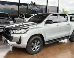 TOYOTA HILUX 2.8 D-4D TURBO DIESEL CD SR 4X4 AUTOMÁTICO TOYOTA HILUX 2.8 D-4D TURBO DIESEL CD SR 4X4 AUTOMÁTICO