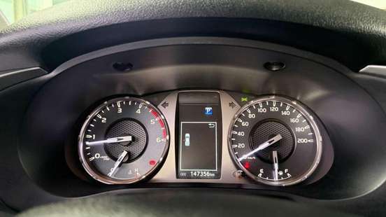 TOYOTA-HILUX-2023