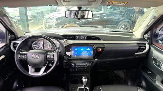 TOYOTA-HILUX-2.8 D-4D TURBO DIESEL CD SR 4X4 AUTOMÁTICO TOYOTA-HILUX-2023