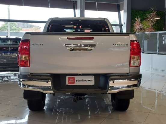 TOYOTA-HILUX-2025