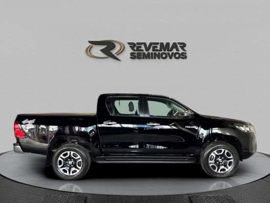 TOYOTA-HILUX-2.8 D-4D TURBO DIESEL CD SRV 4X4 AUTOMÁTICO TOYOTA-HILUX-2023