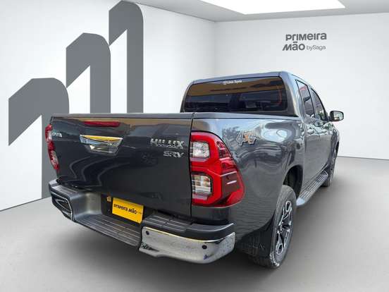 TOYOTA-HILUX-2.8 D-4D TURBO DIESEL CD SRV 4X4 AUTOMÁTICO TOYOTA-HILUX-2025