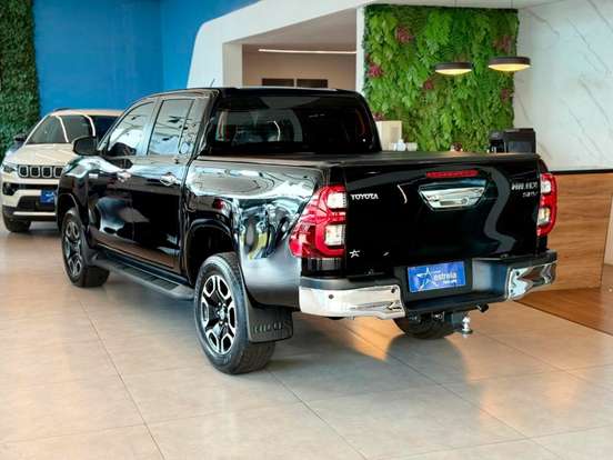 TOYOTA-HILUX-2024