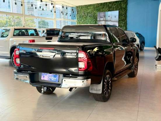 TOYOTA-HILUX-2024