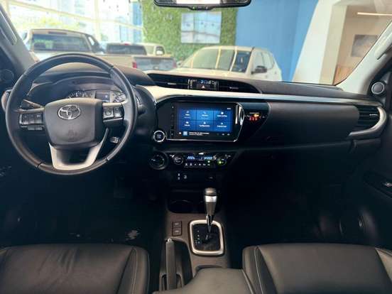 TOYOTA-HILUX-2024