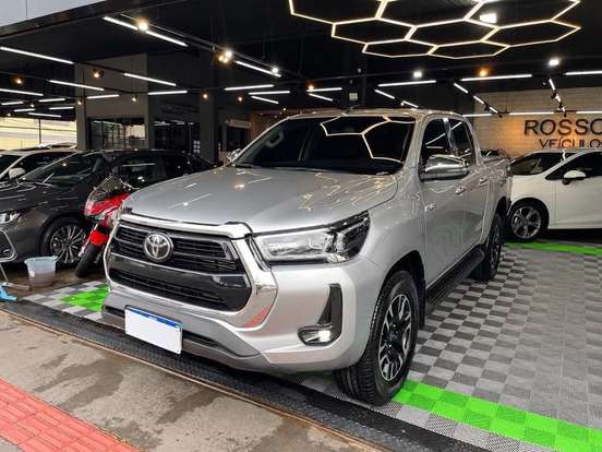 TOYOTA-HILUX-2020