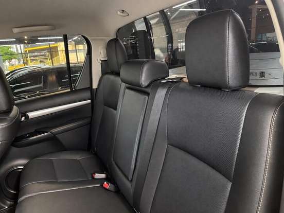 TOYOTA-HILUX-2.8 D-4D TURBO DIESEL CD SRV 4X4 AUTOMÁTICO TOYOTA-HILUX-2020