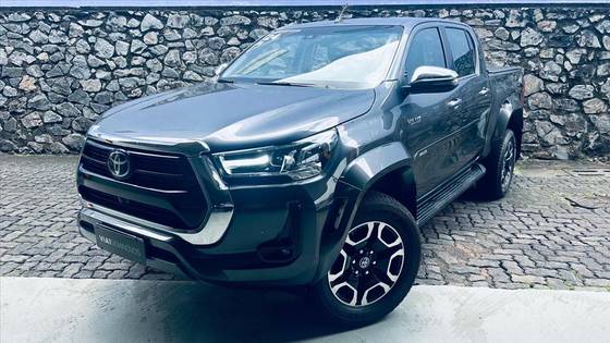 TOYOTA HILUX 2.8 D-4D TURBO DIESEL CD SRX 4X4 AUTOMÁTICO