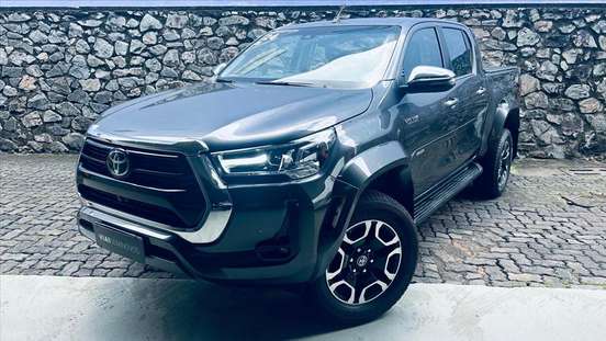 TOYOTA-HILUX-2.8 D-4D TURBO DIESEL CD SRX 4X4 AUTOMÁTICO TOYOTA-HILUX-2023
