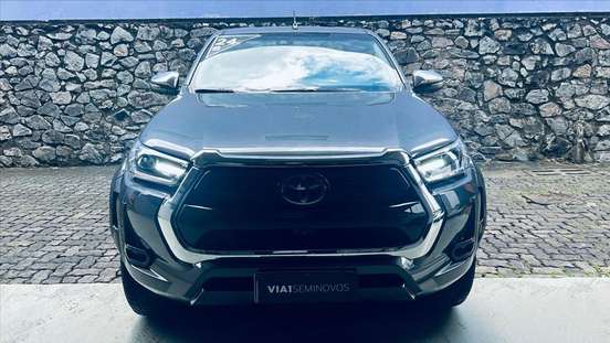 TOYOTA-HILUX-2023