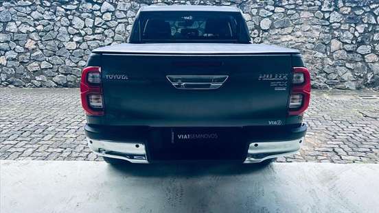 TOYOTA-HILUX-2023