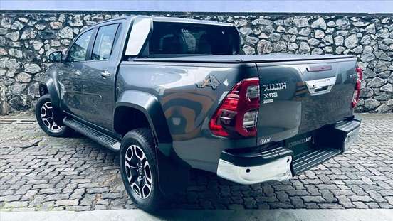 TOYOTA-HILUX-2023