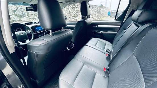 TOYOTA-HILUX-2023