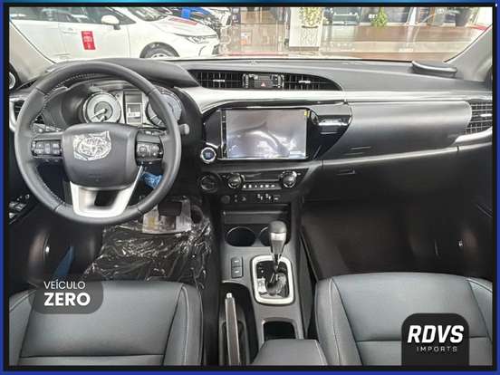 TOYOTA-HILUX-2.8 D-4D TURBO DIESEL CD SRX 4X4 AUTOMÁTICO TOYOTA-HILUX-2026