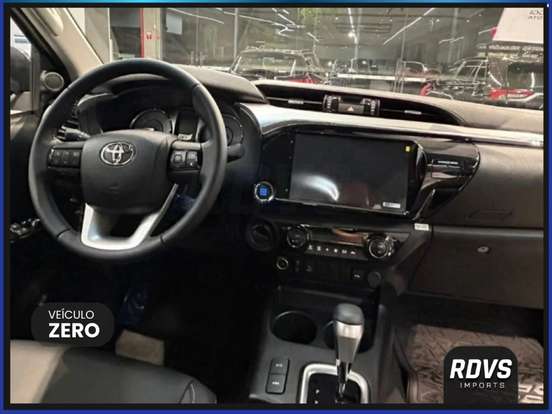 TOYOTA-HILUX-2.8 D-4D TURBO DIESEL CD SRX 4X4 AUTOMÁTICO TOYOTA-HILUX-2026