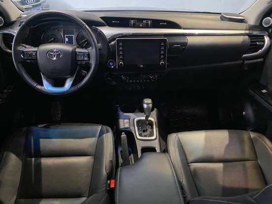 TOYOTA-HILUX-2021