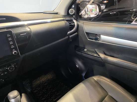 TOYOTA-HILUX-2.8 D-4D TURBO DIESEL CD SRX 4X4 AUTOMÁTICO TOYOTA-HILUX-2021