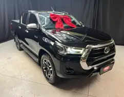 TOYOTA HILUX 2.8 D-4D TURBO DIESEL CD SRX 4X4 AUTOMÁTICO TOYOTA HILUX 2.8 D-4D TURBO DIESEL CD SRX 4X4 AUTOMÁTICO