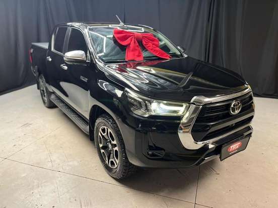 TOYOTA-HILUX-2.8 D-4D TURBO DIESEL CD SRX 4X4 AUTOMÁTICO TOYOTA-HILUX-2021