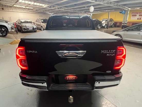TOYOTA-HILUX-2021