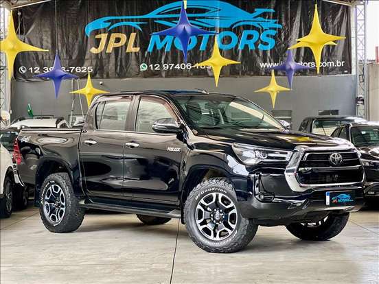 TOYOTA-HILUX-2023