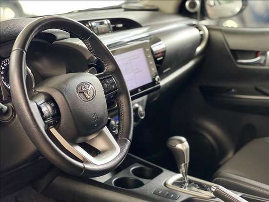 TOYOTA-HILUX-2023