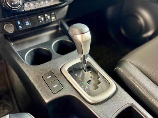 TOYOTA-HILUX-2.8 D-4D TURBO DIESEL CD SRX 4X4 AUTOMÁTICO TOYOTA-HILUX-2023
